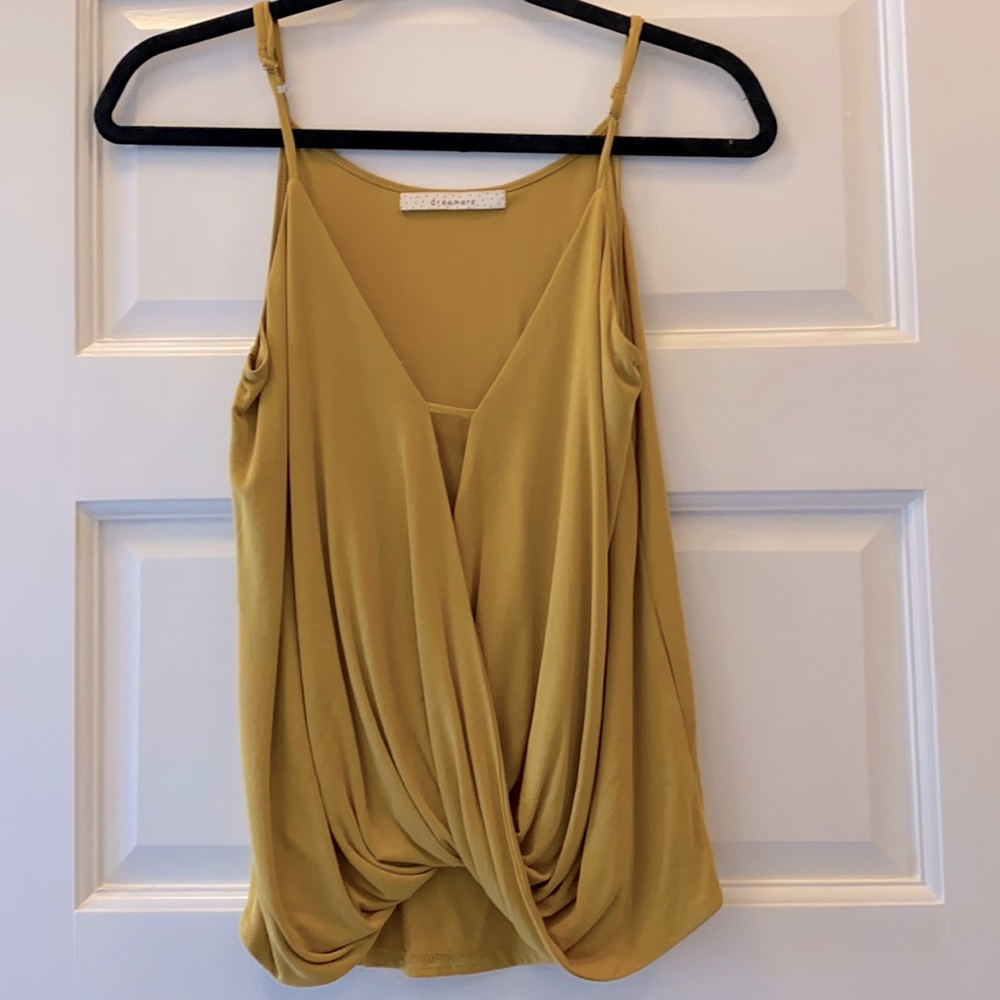 Mustard keyhole top